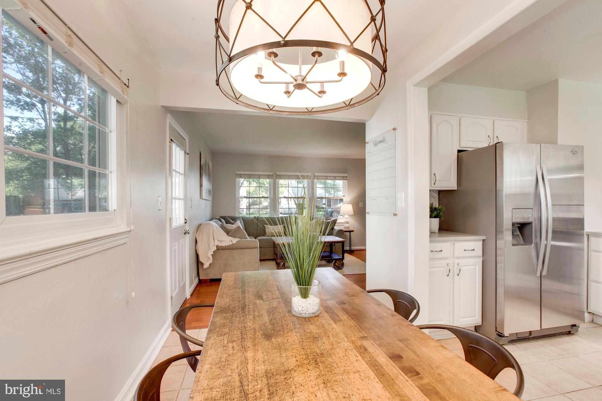 708 Justin Way Silver Spring, MD 20901 - Photo 10 of 30 Eat in dining room