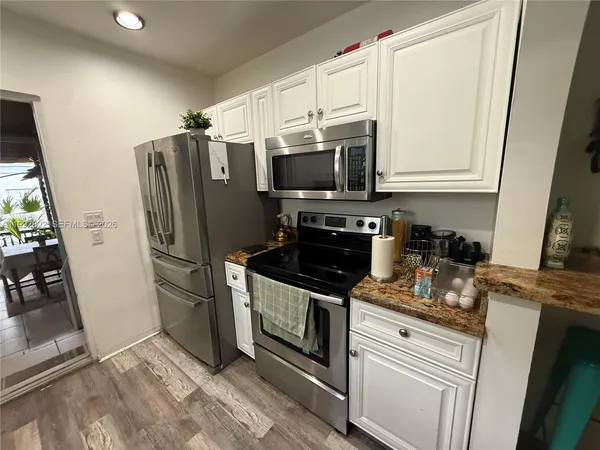 $2,500 | 1921 Jefferson Street, Hollywood, FL 33020