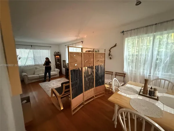 $2,500 | 1921 Jefferson Street, Hollywood, FL 33020