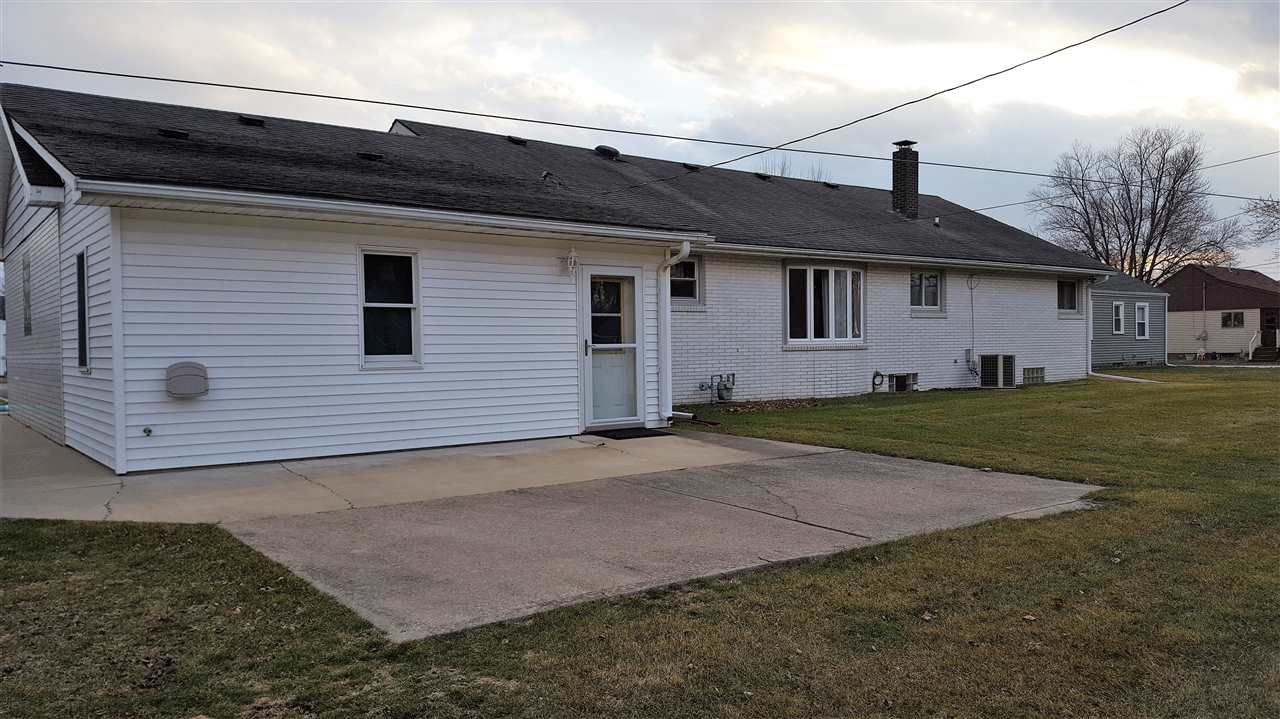 816 West Grove Street Rensselaer, IN 47978 - Photo 3 of 22