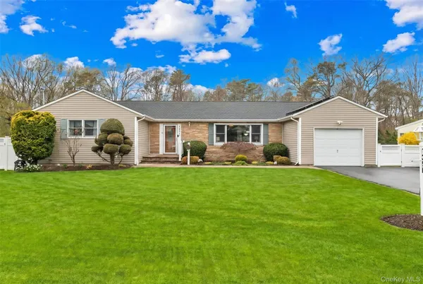 $699,000 | 1390 Thompson Drive, Bay Shore, NY 11706