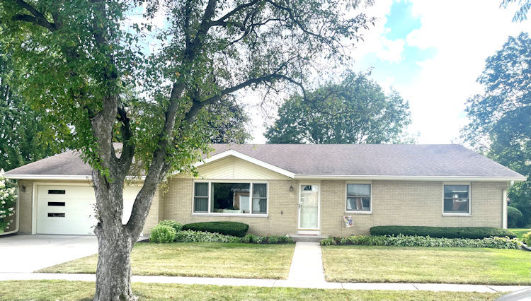 306 Ridge Road Rochelle, IL 61068 - Photo 1 of 19