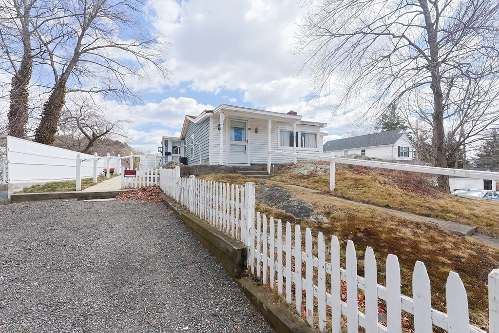 50 Uxbridge Road Mendon, MA 01756 - Photo 4 of 28 Gallery Image 4