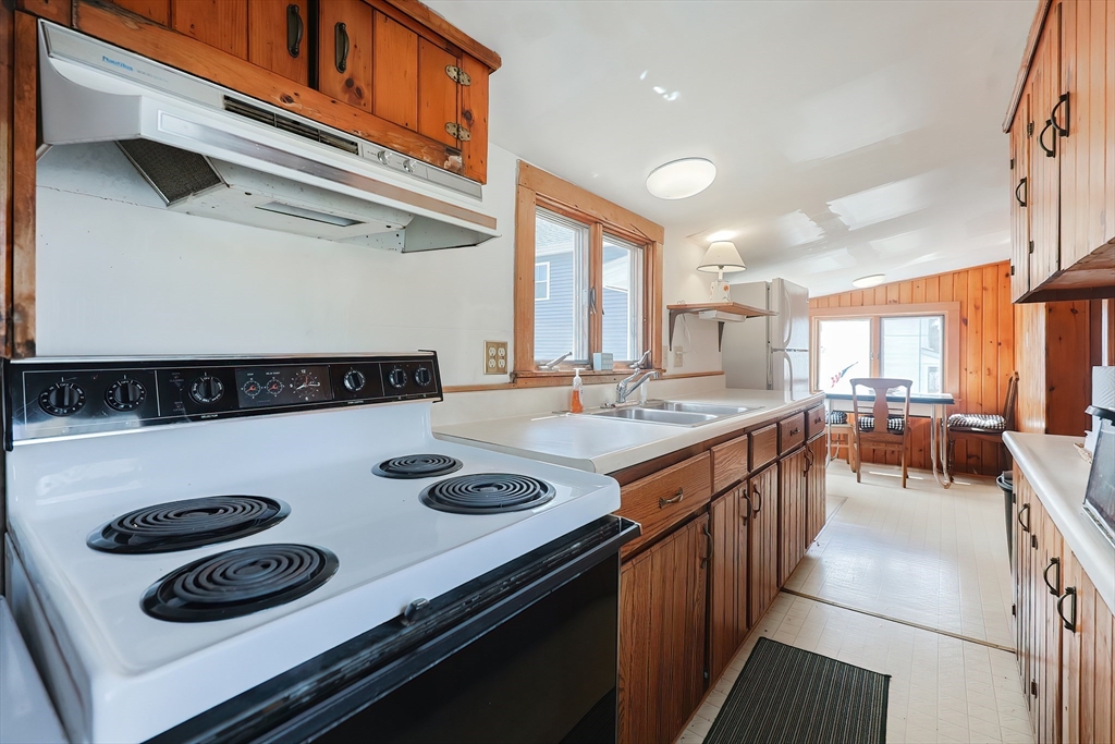 50 Uxbridge Road Mendon, MA 01756 - Photo 8 of 28 Gallery Image 8