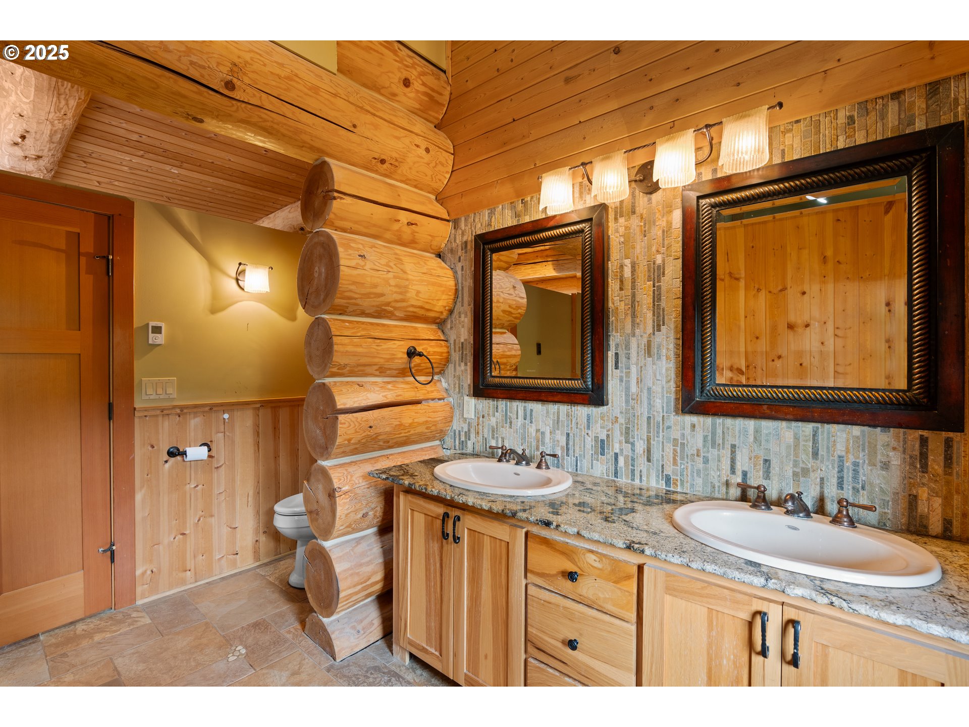 39582 Little Fall Creek Road Fall Creek, OR 97438 - Photo 25 of 44 Owner's Suite Bathroom