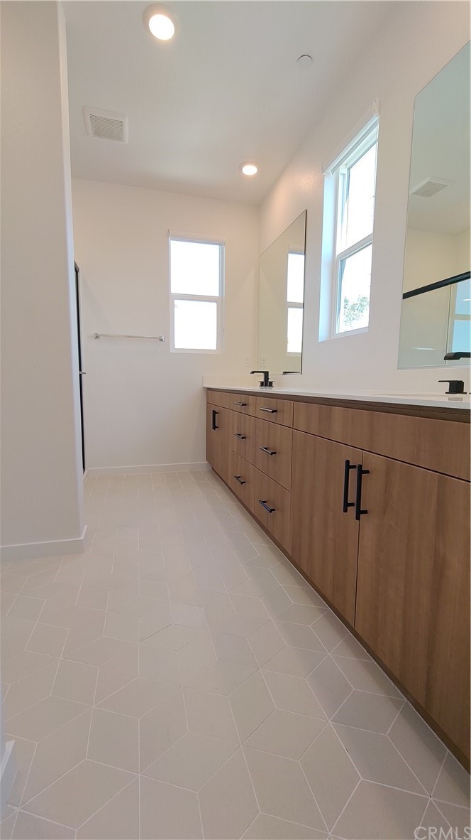 821 South Grable Circle Orange, CA 92868 - Photo 18 of 22 Primary Bath