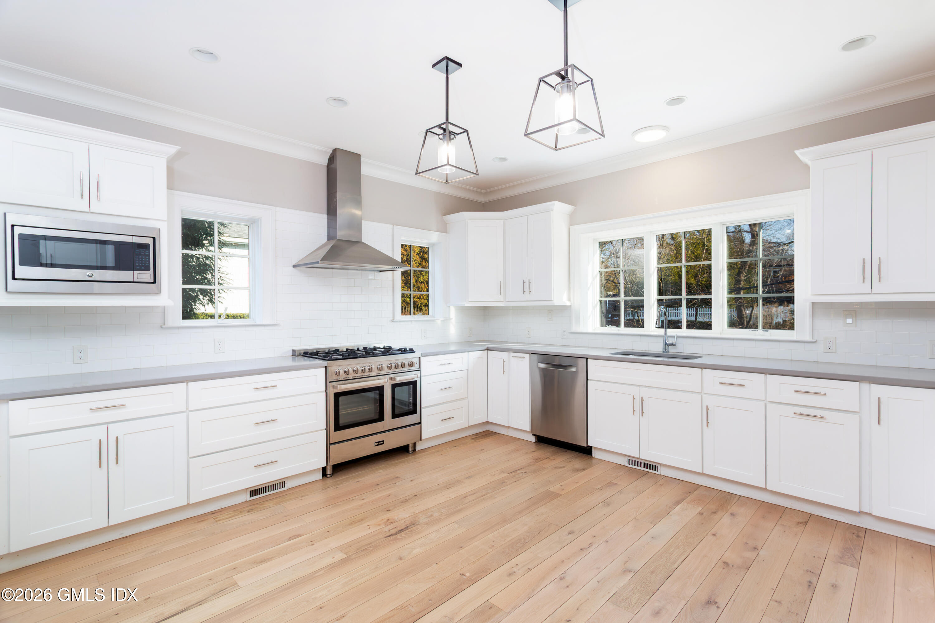 552 River Road Cos Cob, CT 06807 - Photo 15 of 35 River_078