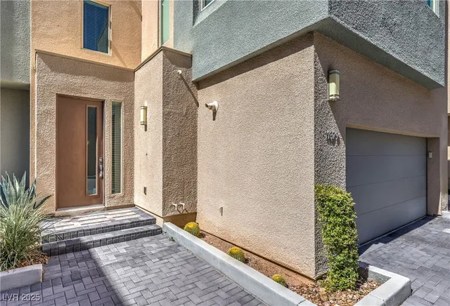 $650,000 | 11379 Gravitation Drive, Las Vegas, NV 89135