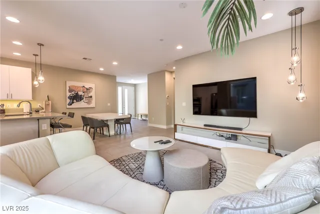 $650,000 | 11379 Gravitation Drive, Las Vegas, NV 89135