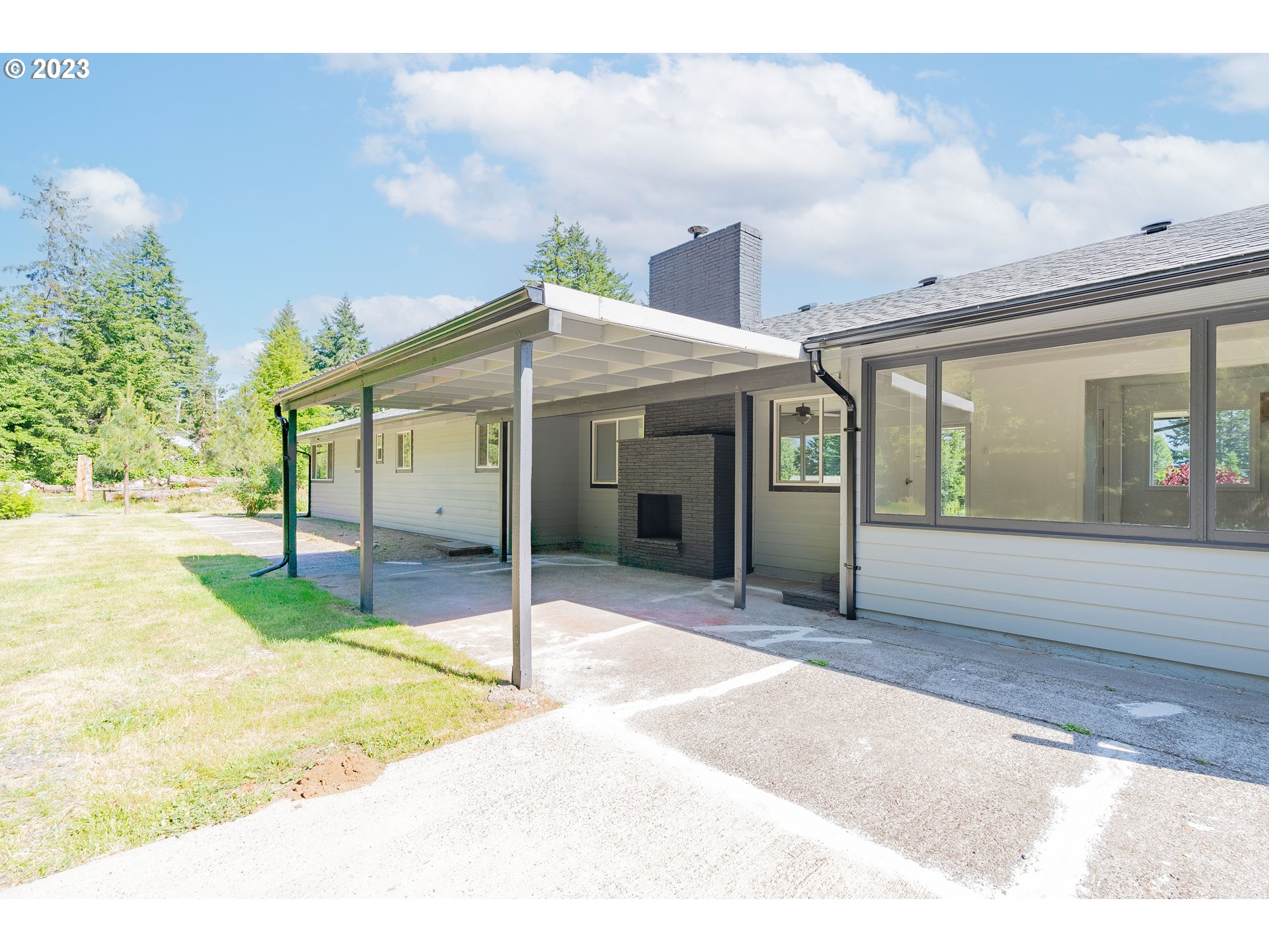 721 Northwest Gropper Road Stevenson, WA 98648 - Photo 40 of 45 a view of a house with porch
