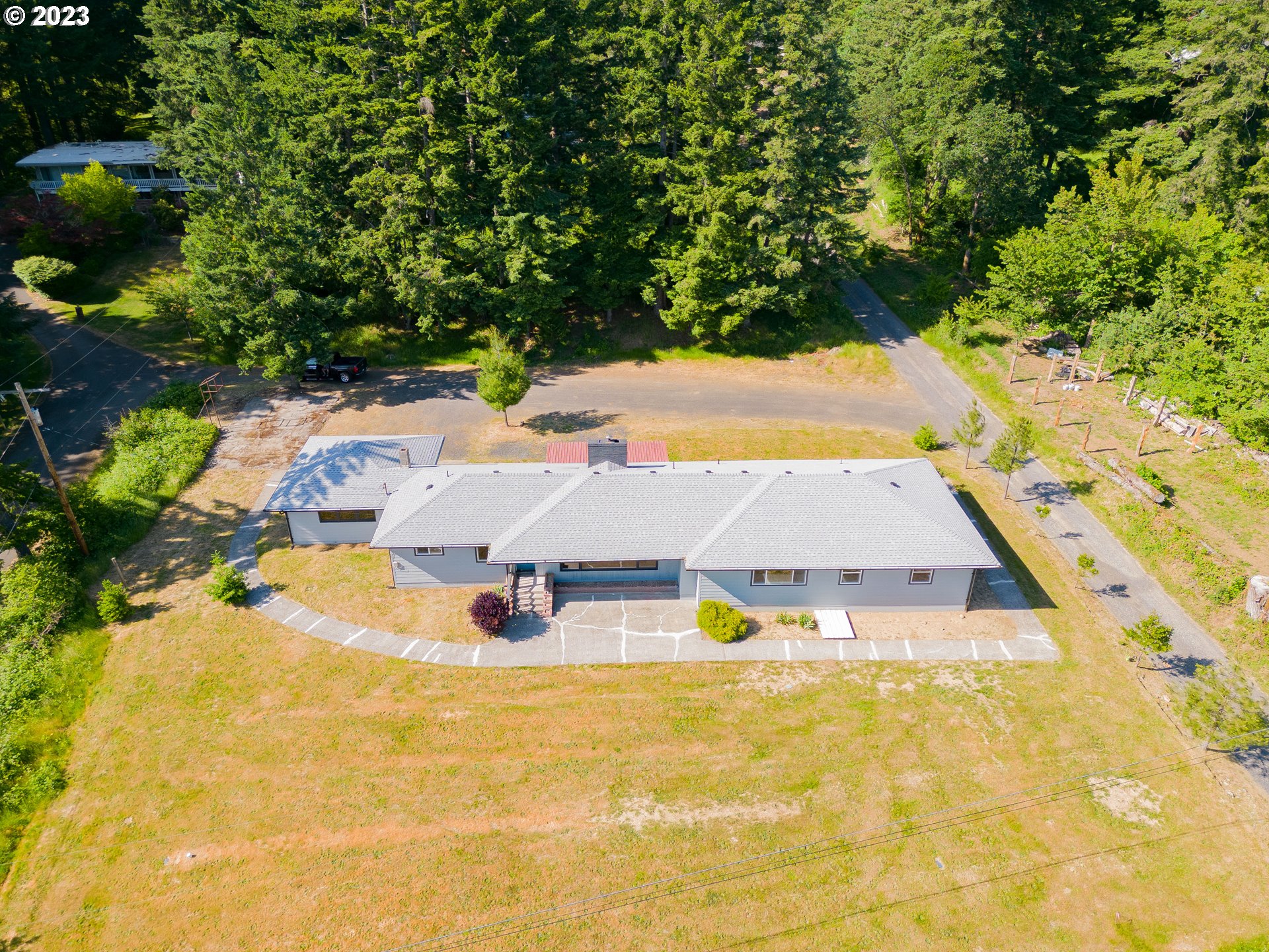 721 Northwest Gropper Road Stevenson, WA 98648 - Photo 5 of 45 a view of an outdoor space and swimming pool
