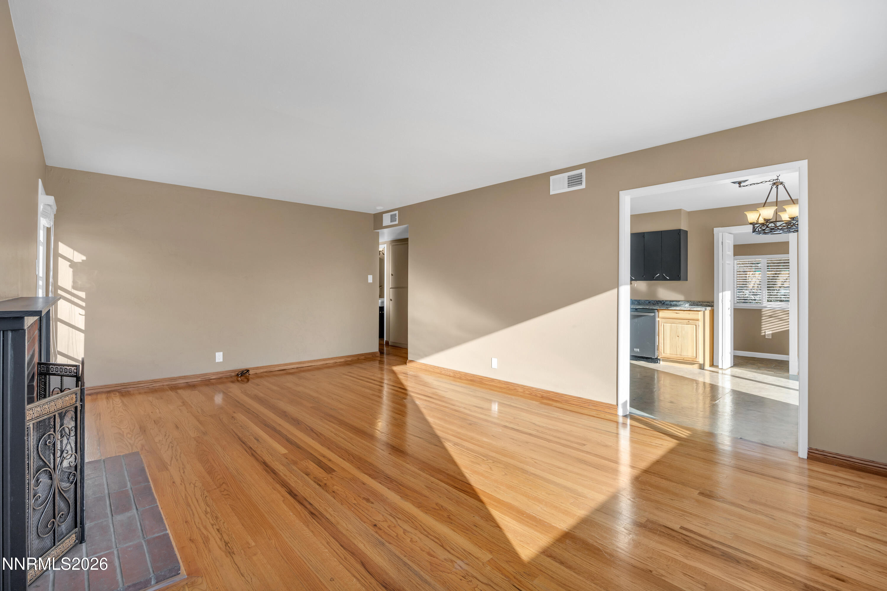 2295 Ellendale Road Reno, NV 89503 - Photo 11 of 23 11_img_7134