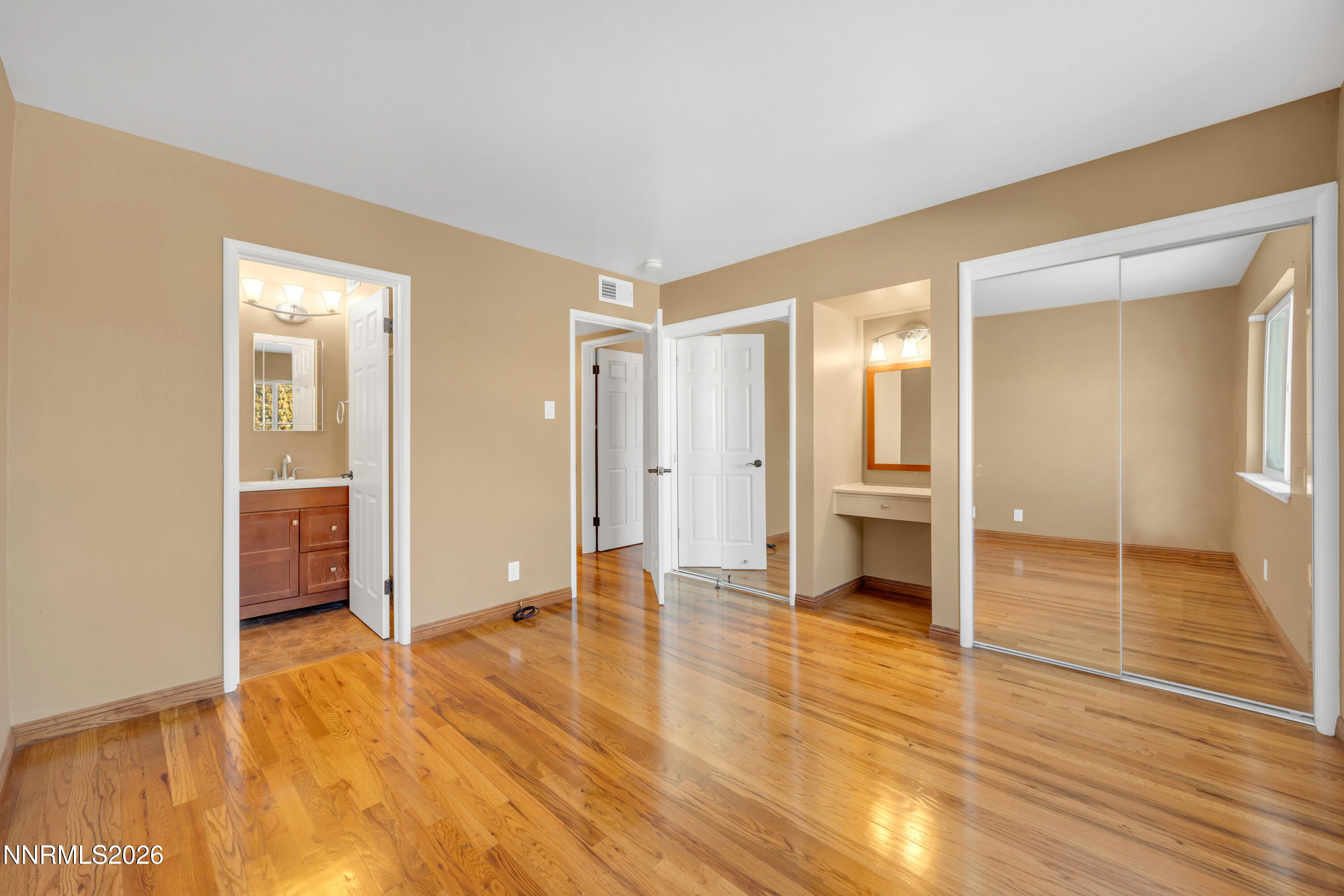 2295 Ellendale Road Reno, NV 89503 - Photo 12 of 23 Primary Bedroom
