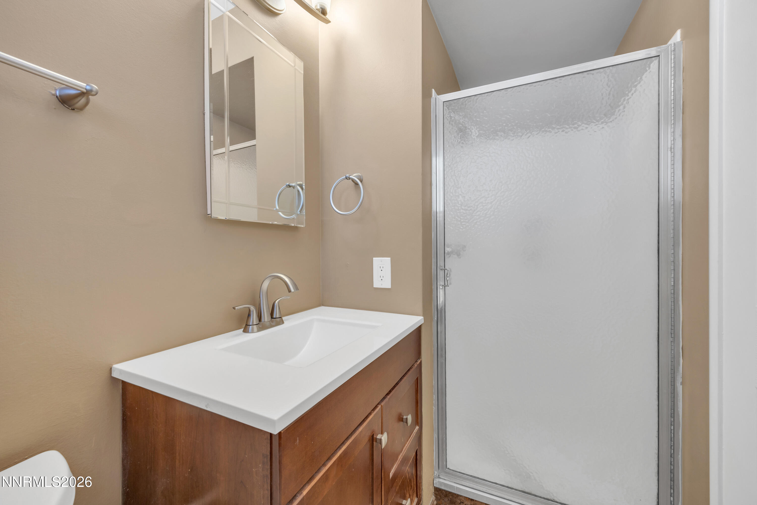 2295 Ellendale Road Reno, NV 89503 - Photo 14 of 23 Primary Bathroom