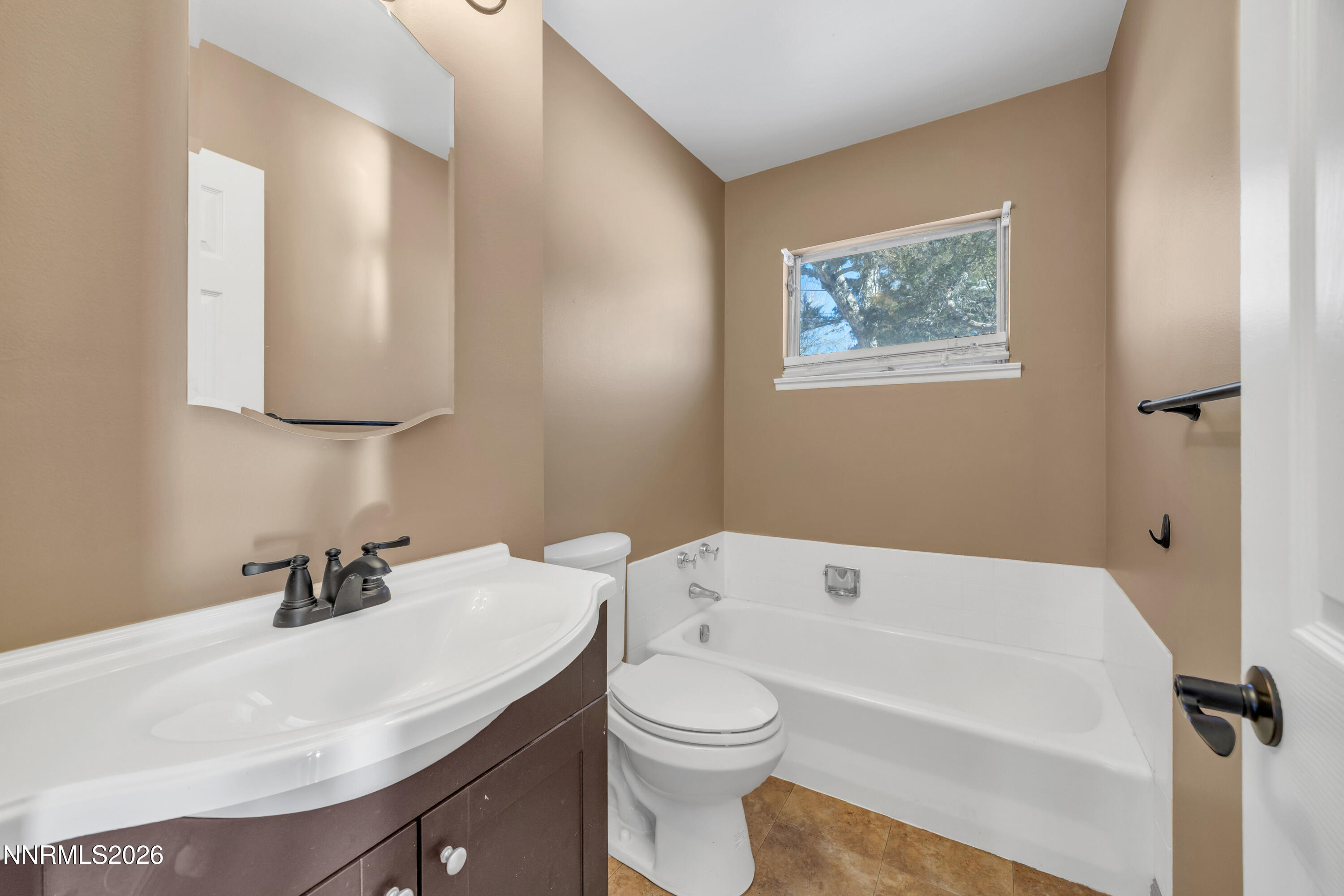 2295 Ellendale Road Reno, NV 89503 - Photo 17 of 23 Bathroom