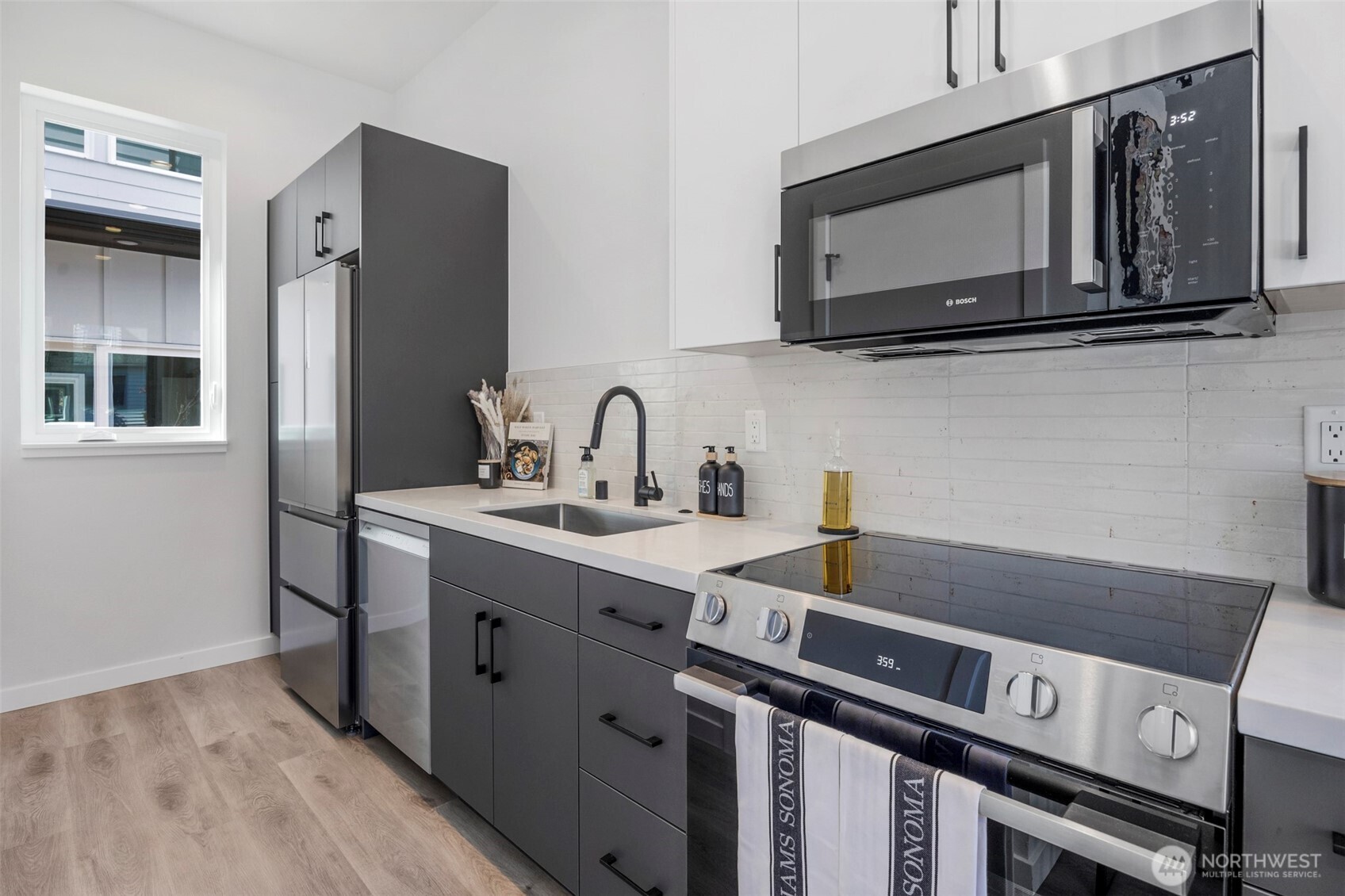 6727 Carleton Avenue South, Unit B Seattle, WA 98108 - Photo 24 of 35