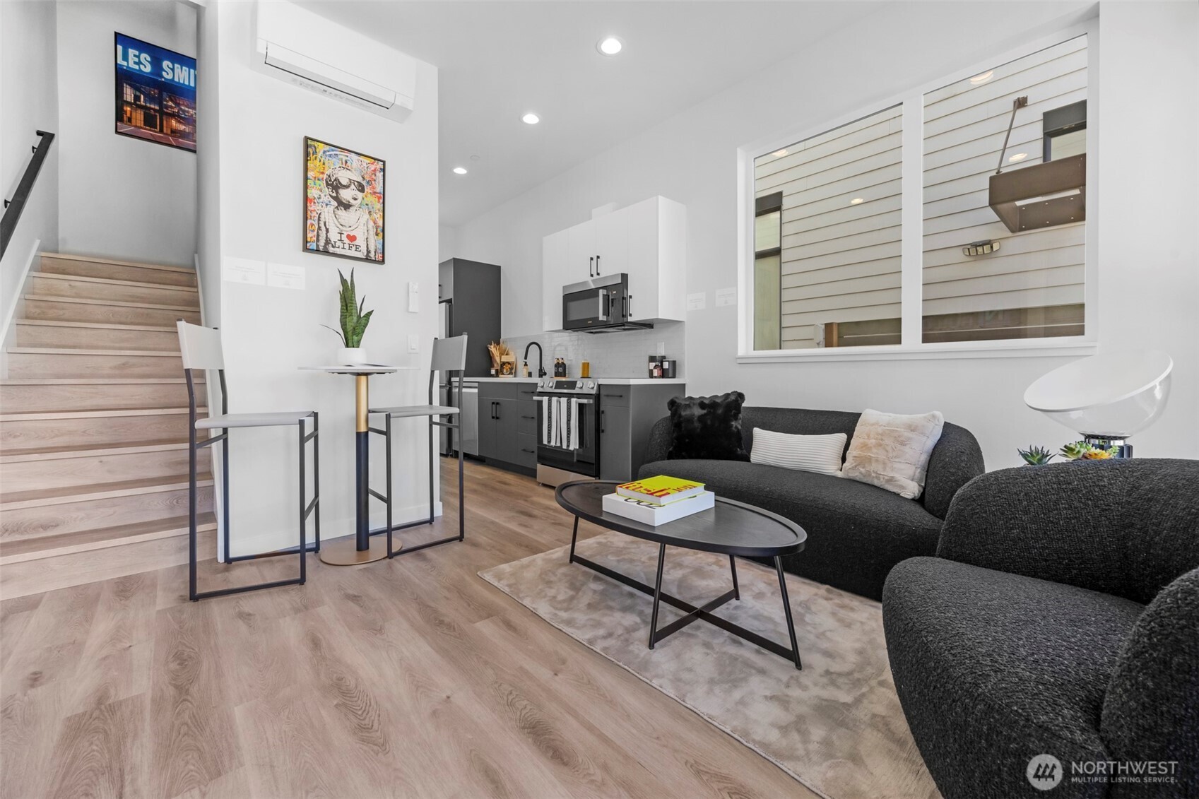 6727 Carleton Avenue South, Unit B Seattle, WA 98108 - Photo 3 of 35