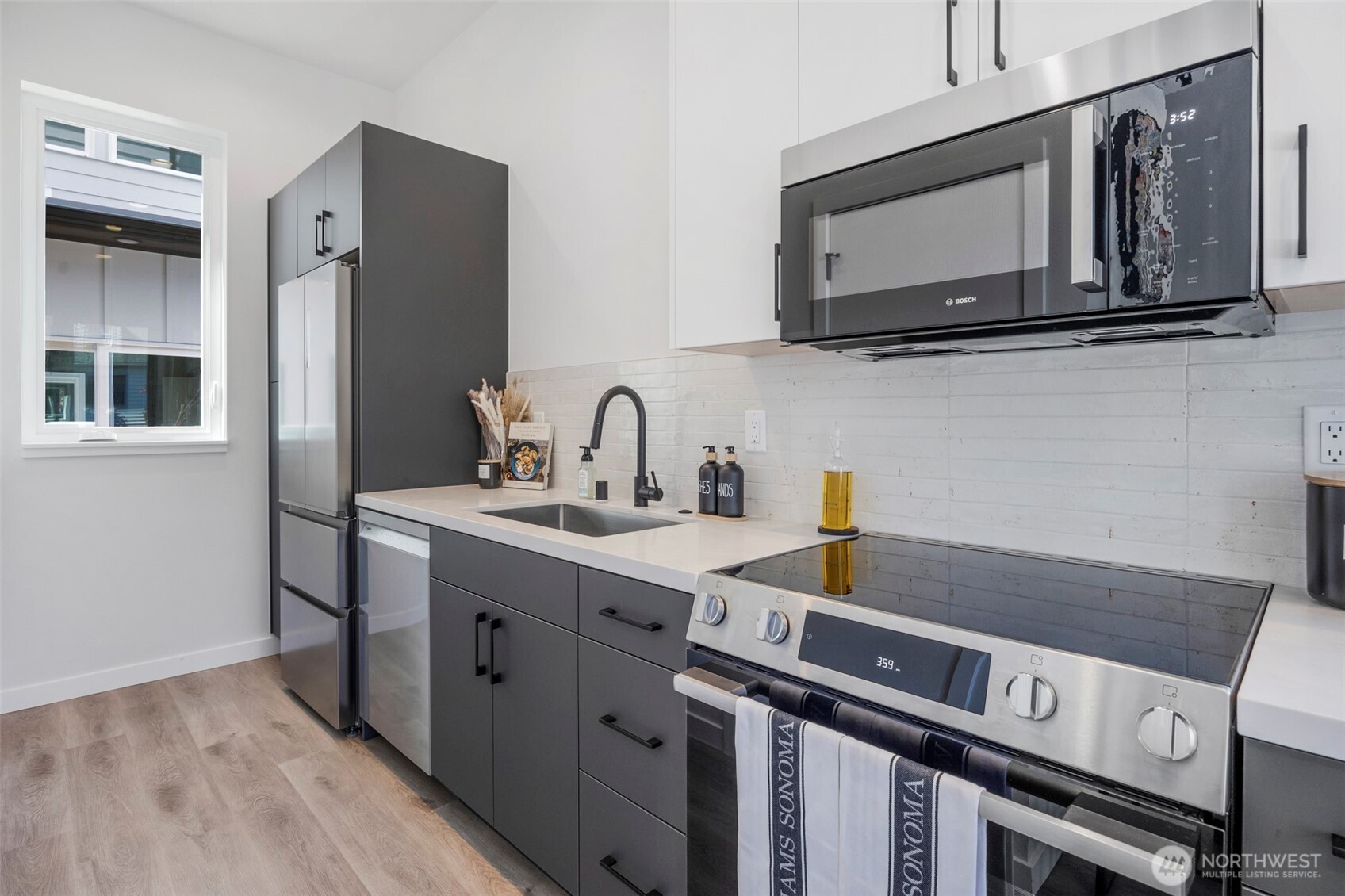 6727 Carleton Avenue South, Unit B Seattle, WA 98108 - Photo 7 of 35