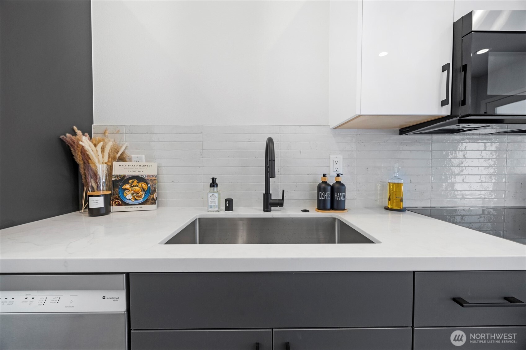 6727 Carleton Avenue South, Unit B Seattle, WA 98108 - Photo 9 of 35