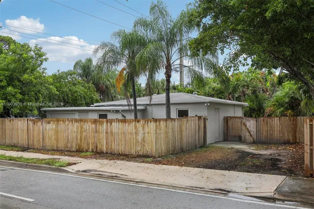 $582,500 | 1213 Northeast 13th Street, Fort Lauderdale, FL 33304