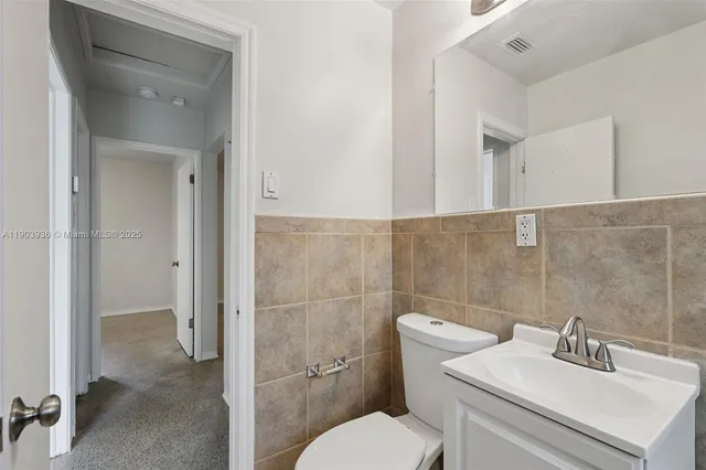 $582,500 | 1213 Northeast 13th Street, Fort Lauderdale, FL 33304