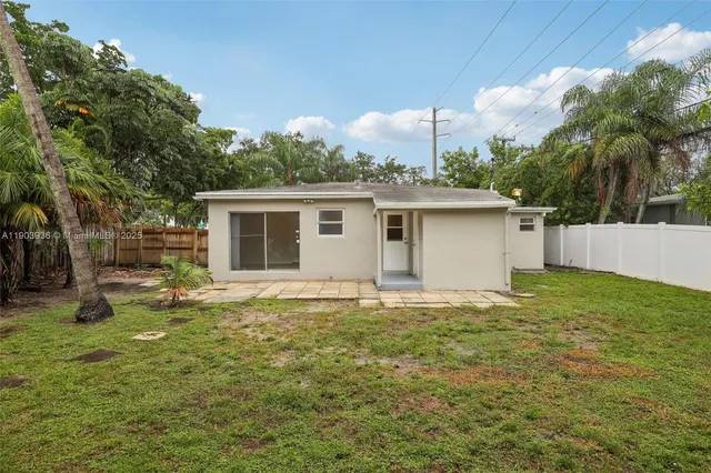 $582,500 | 1213 Northeast 13th Street, Fort Lauderdale, FL 33304