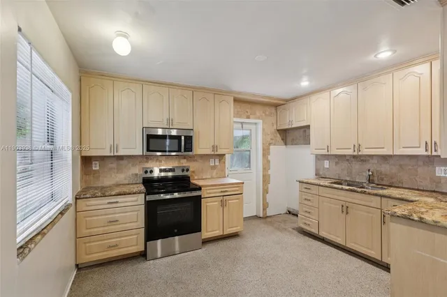 $582,500 | 1213 Northeast 13th Street, Fort Lauderdale, FL 33304