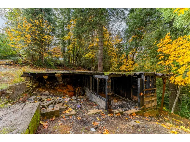 $49,000 | 487 Montgomery Avenue, Glendale, OR 97442