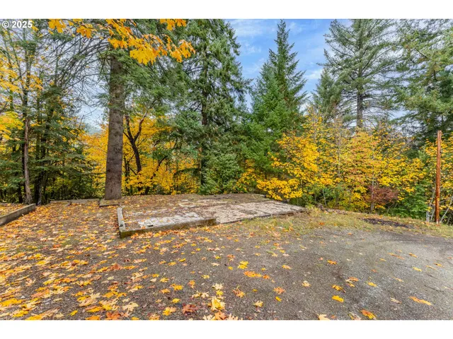 $49,000 | 487 Montgomery Avenue, Glendale, OR 97442