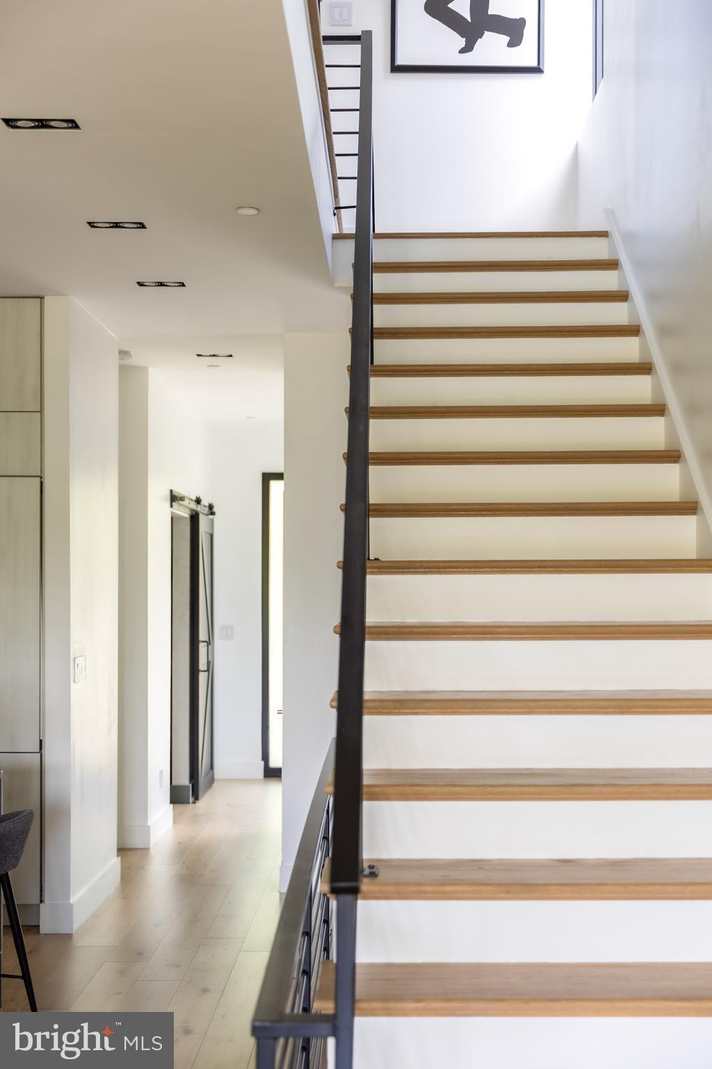1522 Foxhall Road Northwest Washington, DC 20007 - Photo 32 of 47 a view of entryway
