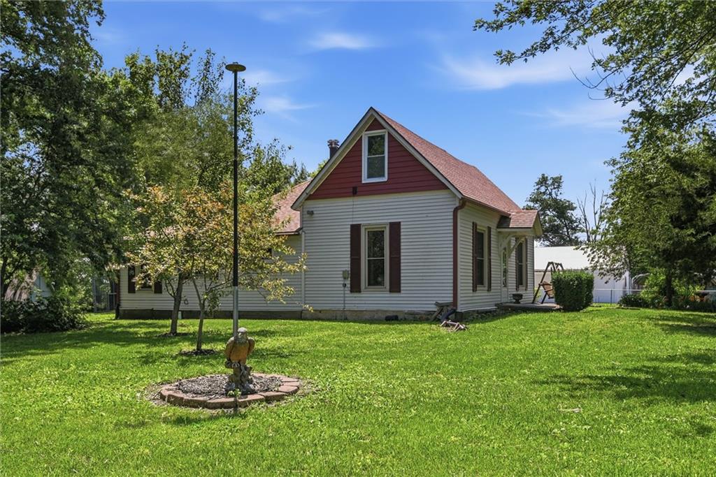 12472 Saline Road Oskaloosa, KS 66066 - Photo 32 of 37