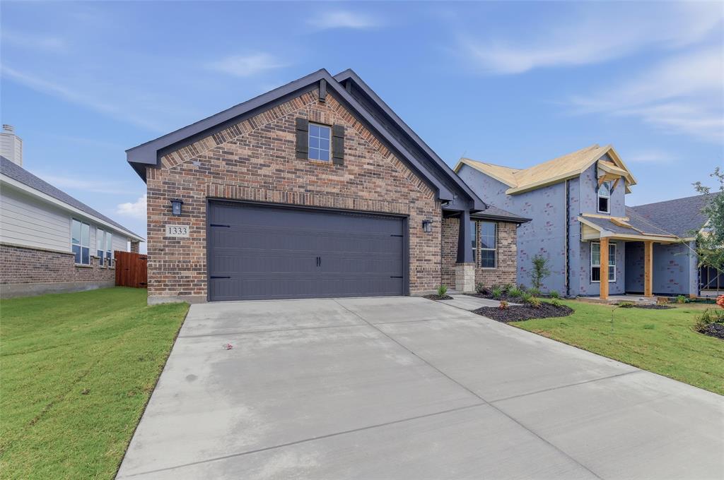 1333 Frio Drive Springtown, TX 76082 - Photo 2 of 25
