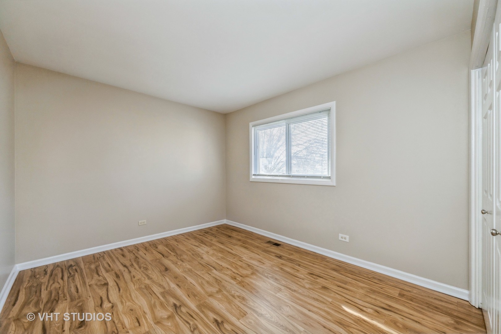 1845 Pierce Road Hoffman Estates, IL 60169 - Photo 17 of 22 Gallery Image 17