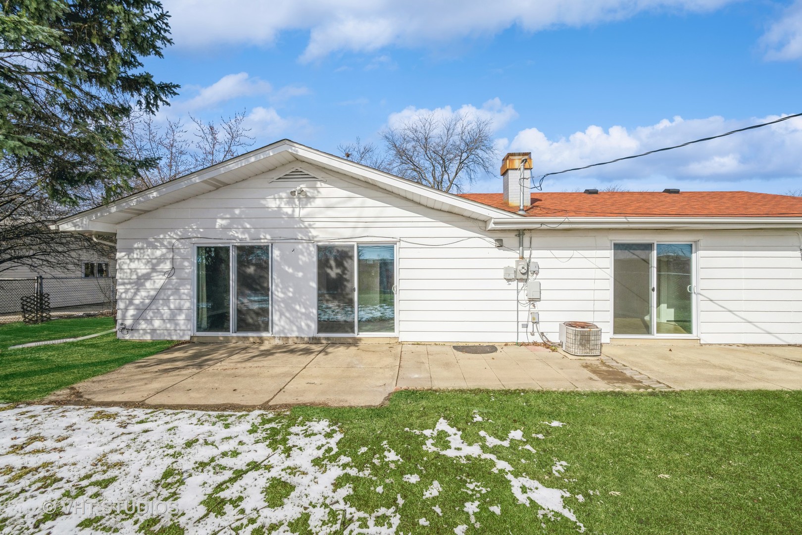 1845 Pierce Road Hoffman Estates, IL 60169 - Photo 2 of 3 a front view of a house with a garden and yard