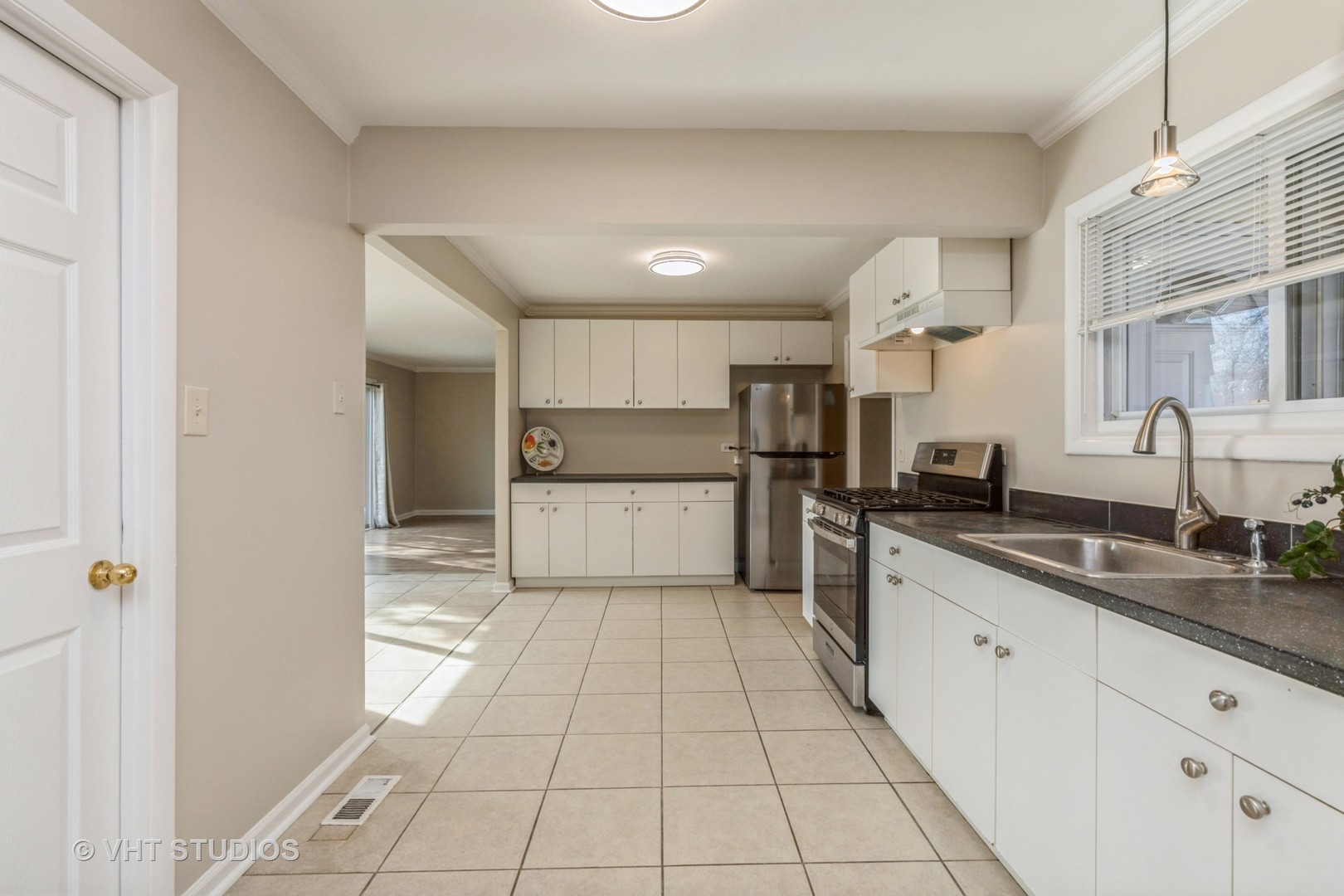 1845 Pierce Road Hoffman Estates, IL 60169 - Photo 6 of 22 Gallery Image 6