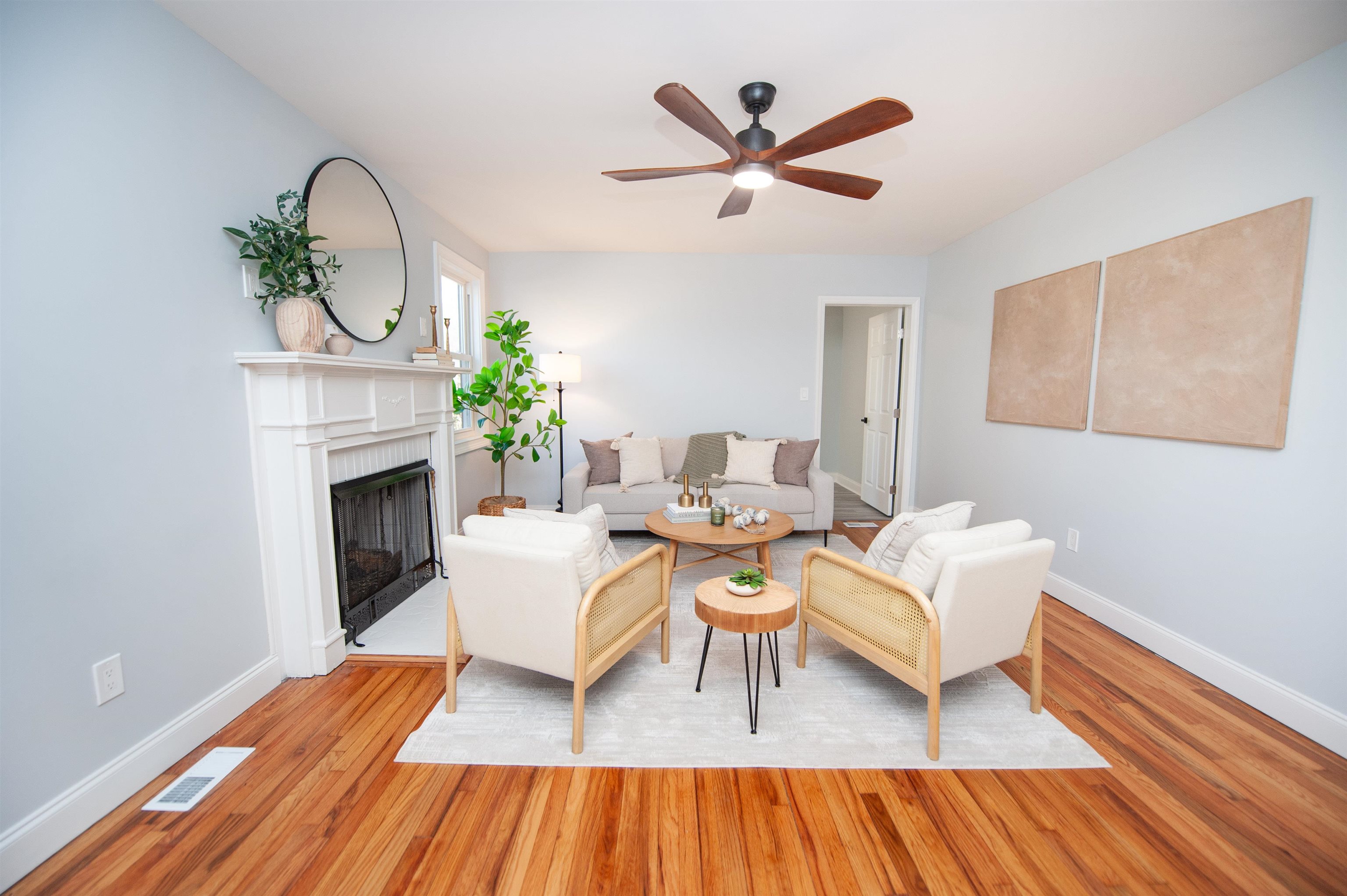 147 Pleasant Ridge Avenue Greenville, SC 29605 - Photo 3 of 33