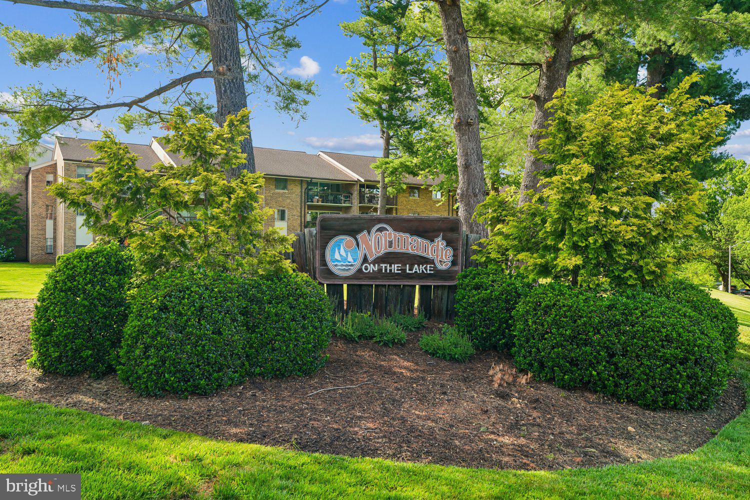 9926 Walker House Road, Unit 99263 Gaithersburg, MD 20886 - Photo 39 of 63 Normandie on the Lake