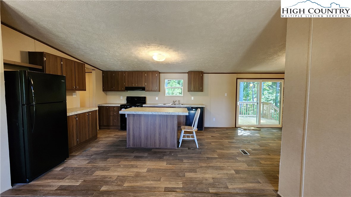 206 Smith Dixon Road Crumpler, NC 28617 - Photo 28 of 34 Gallery Image 28