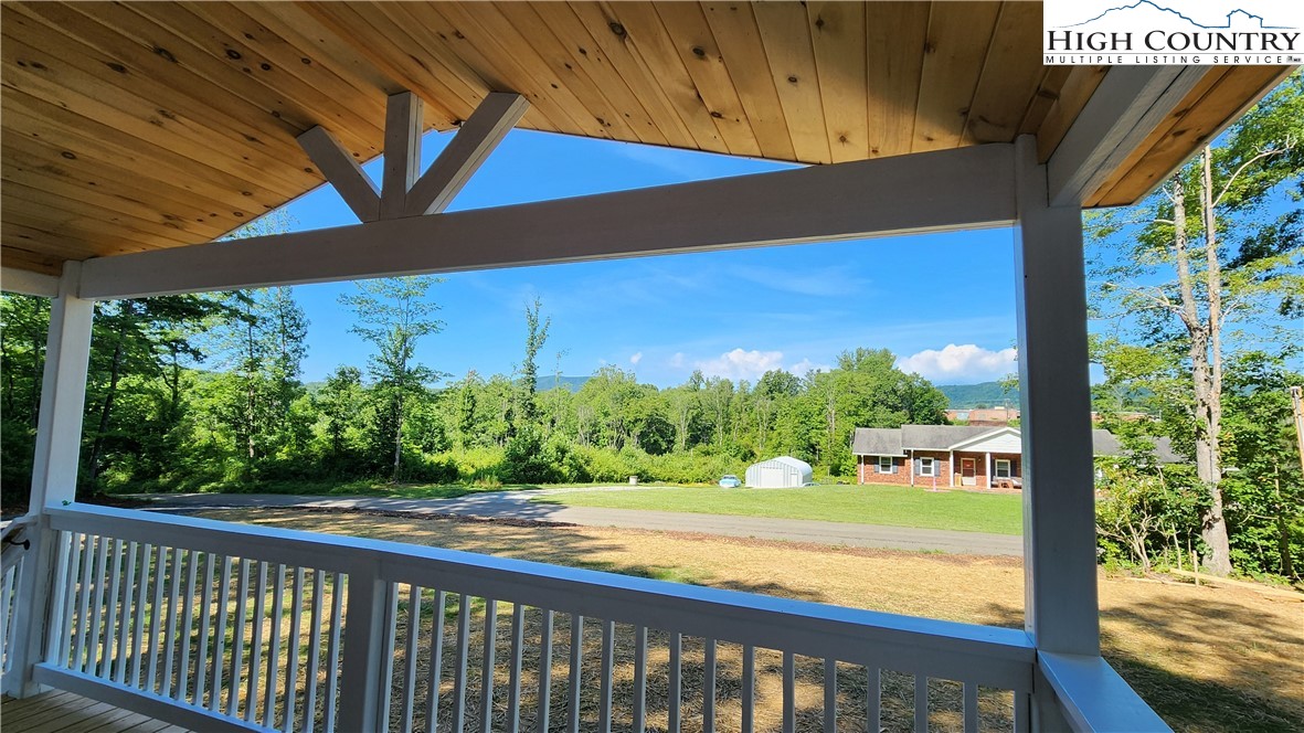 206 Smith Dixon Road Crumpler, NC 28617 - Photo 4 of 34 Gallery Image 4