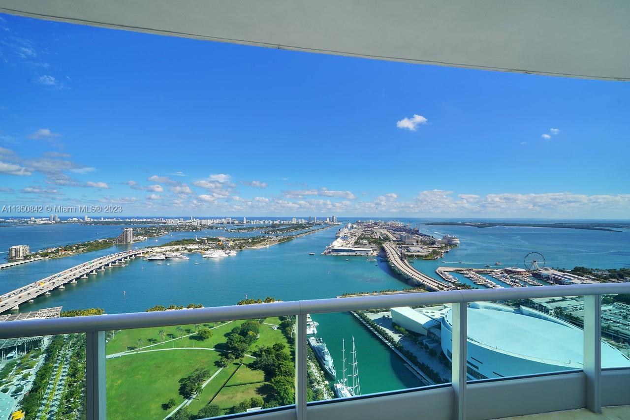 900 Biscayne Boulevard, Unit 4804 Miami, FL 33132 - Photo 15 of 17 a view of a balcony with an ocean
