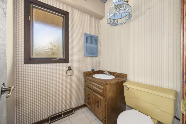 $245,000 | 18309 Bock Road, Lansing, IL 60438