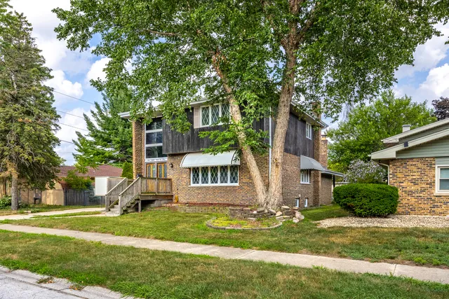 $245,000 | 18309 Bock Road, Lansing, IL 60438