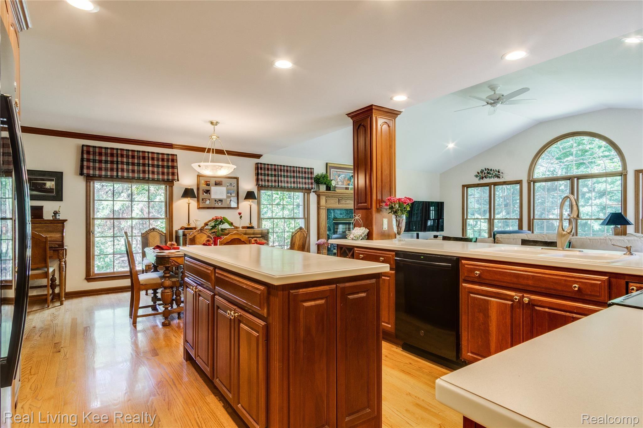 354 Texas Avenue Rochester, MI 48309 - Photo 33 of 62 Interiors (17 of 37).jpg