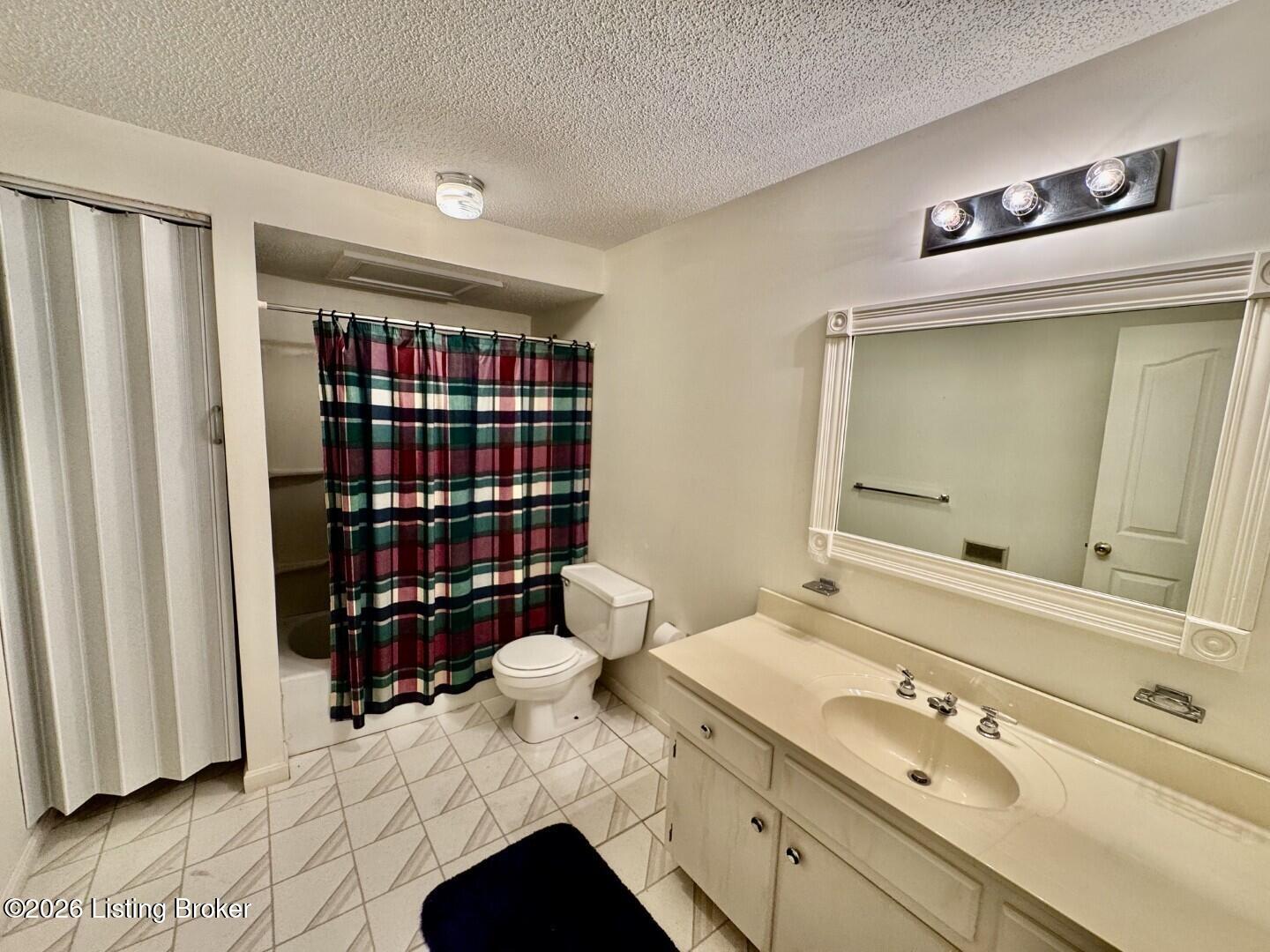 135 Brookside Drive Springfield, KY 40069 - Photo 33 of 46 032_Bathroom