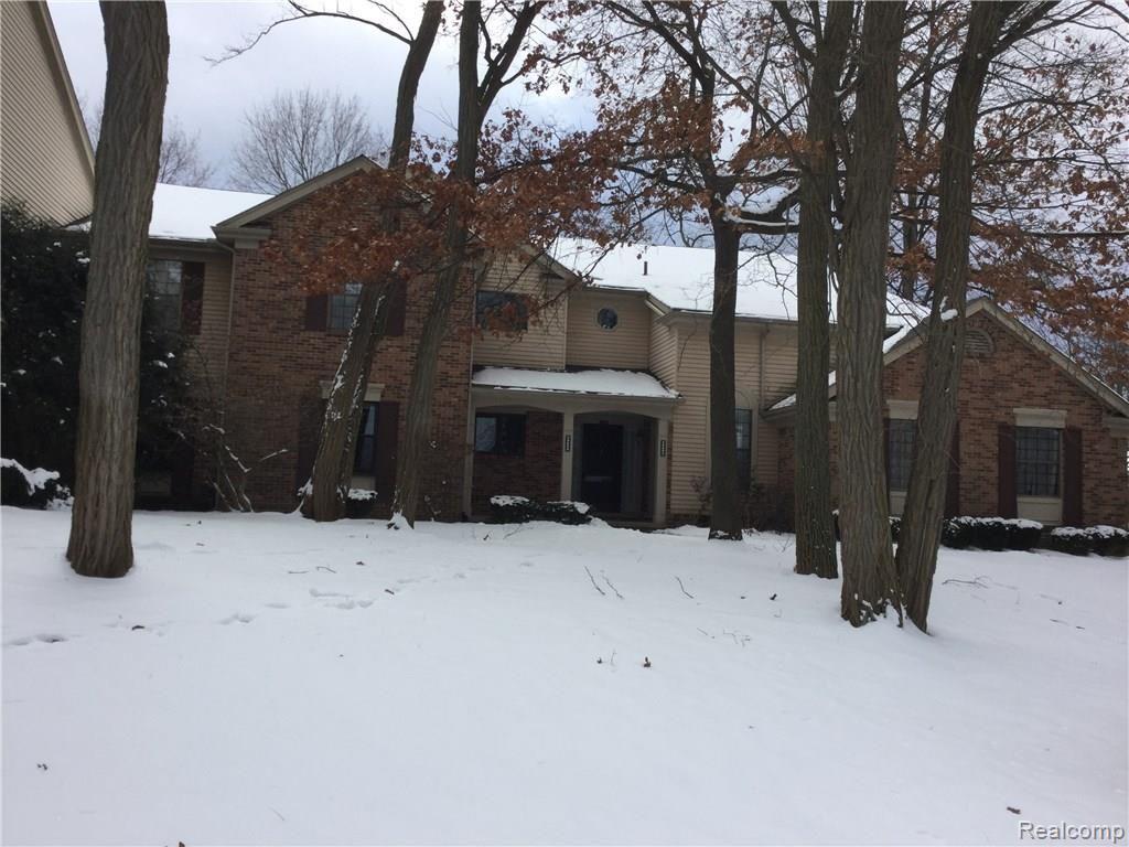 29690 Pine Ridge Circle Farmington Hills, MI 48331 - Photo 1 of 7
