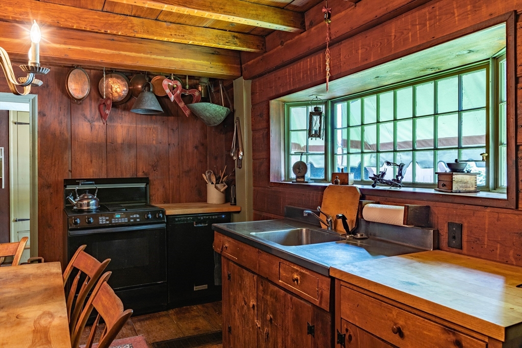 43 Pomeroy Meadow Road Southampton, MA 01073 - Photo 17 of 32 Gallery Image 17