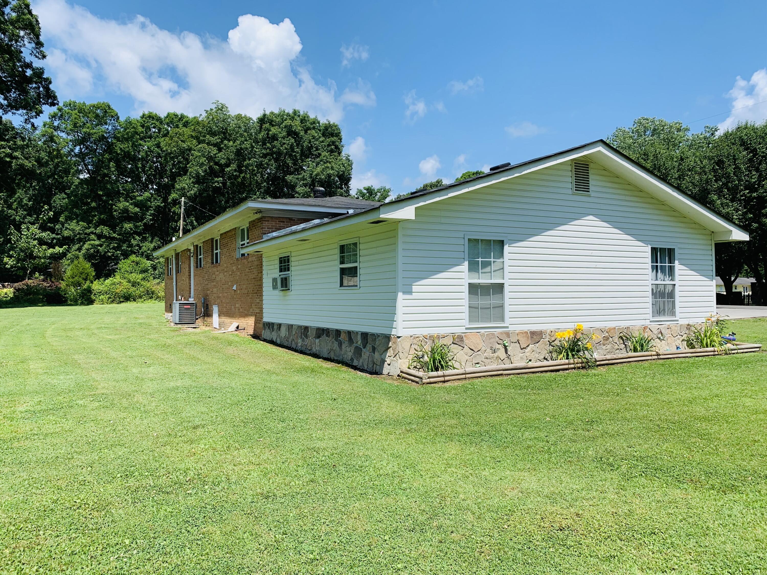 207 Forest Hill Road Southwest Dalton, GA 30720 - Photo 5 of 17 IMG-0079
