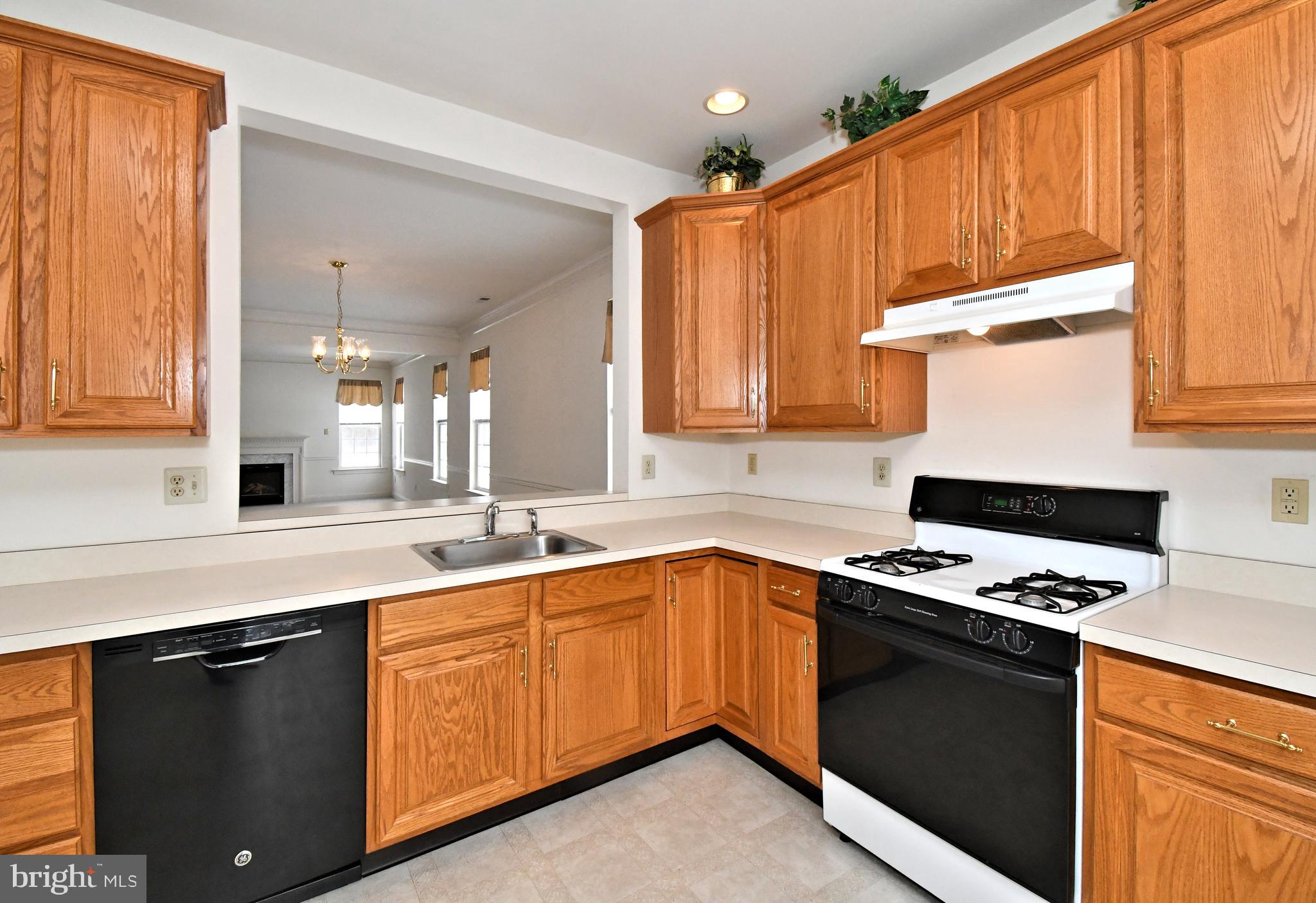 425 Ruth Court Harleysville, PA 19438 - Photo 10 of 26 a kitchen with sink cabinets and appliances