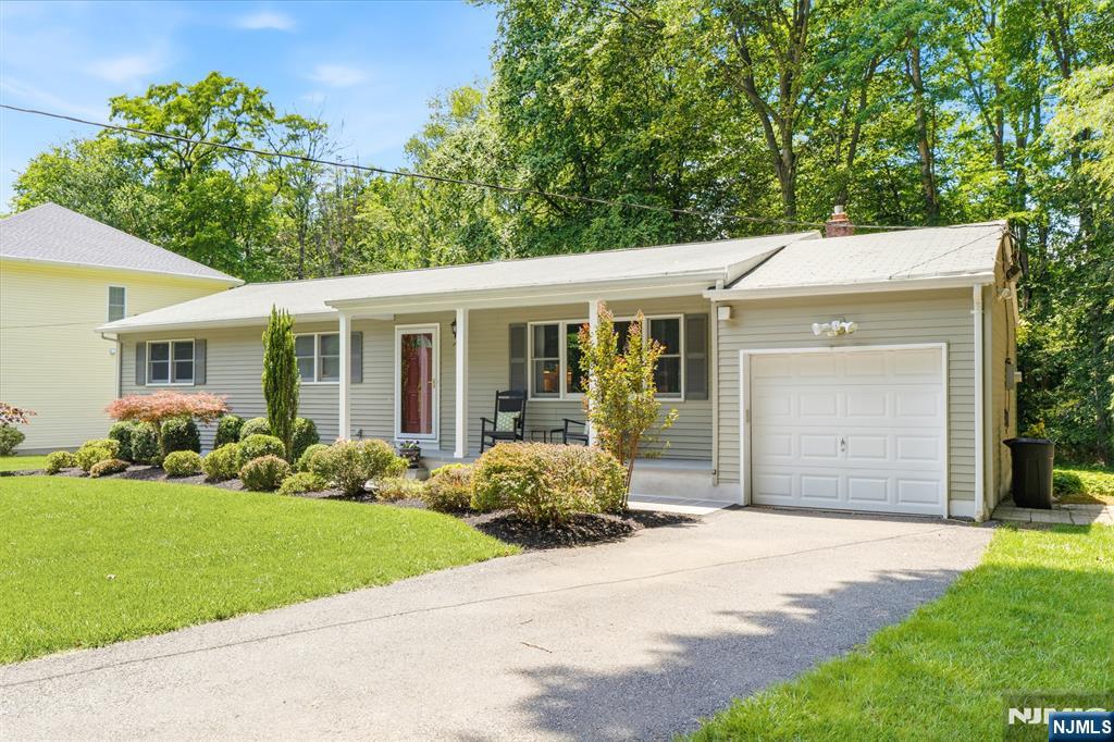 28 Delbrook Road Morris Plains, NJ 07950 - Photo 1 of 41