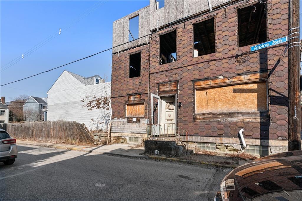 110 Alpine Avenue Pittsburgh, PA 15212 - Photo 12 of 17